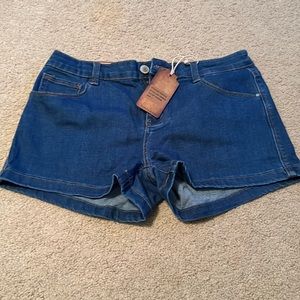Papaya new w/ tags shorts large
